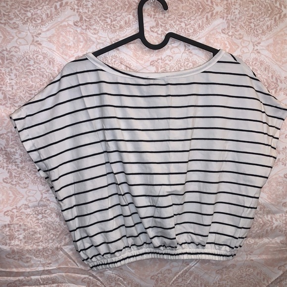 Forever 21 Stripped Crop Top - Picture 3 of 3